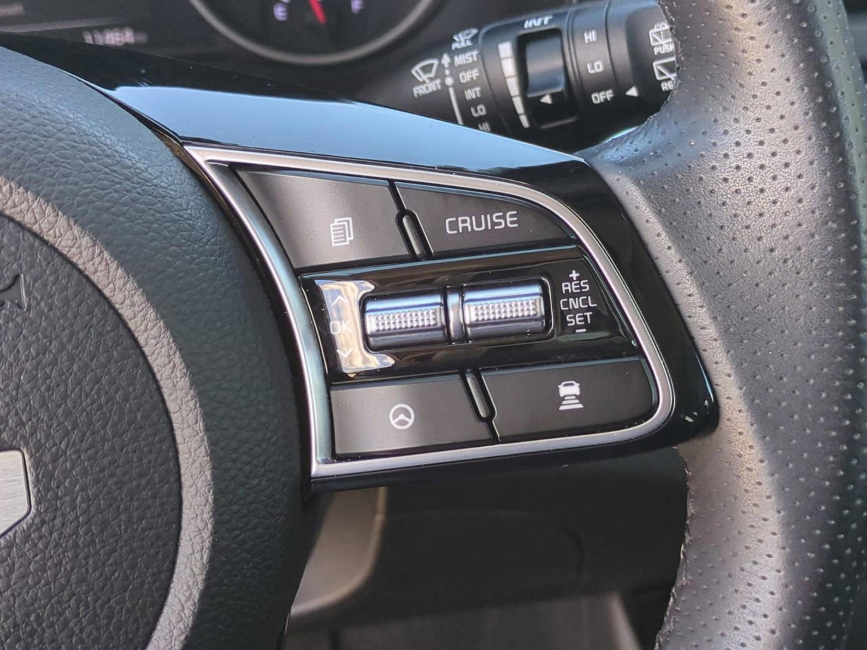 2022 Kia Seltos SX photo 25