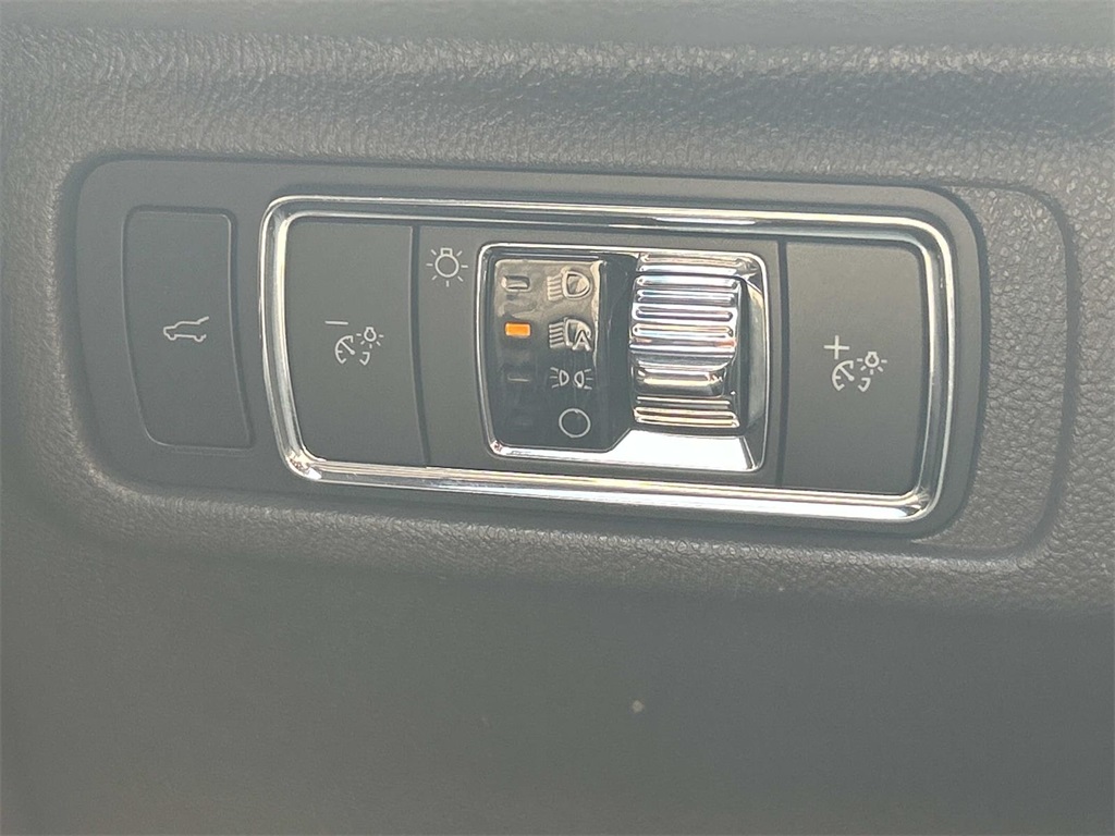 2022 Lincoln Corsair Standard photo 27