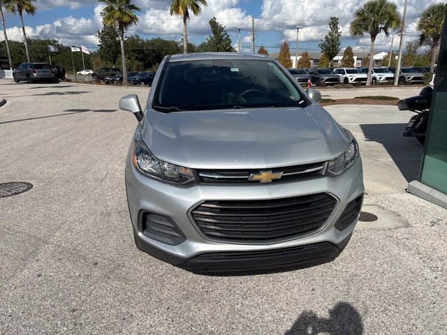 2020 Chevrolet Trax LS photo 2