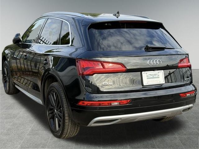 2020 Audi Q5 45 Premium Plus photo 3