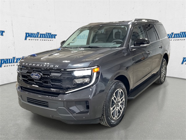 2025 Ford Expedition Active's photo