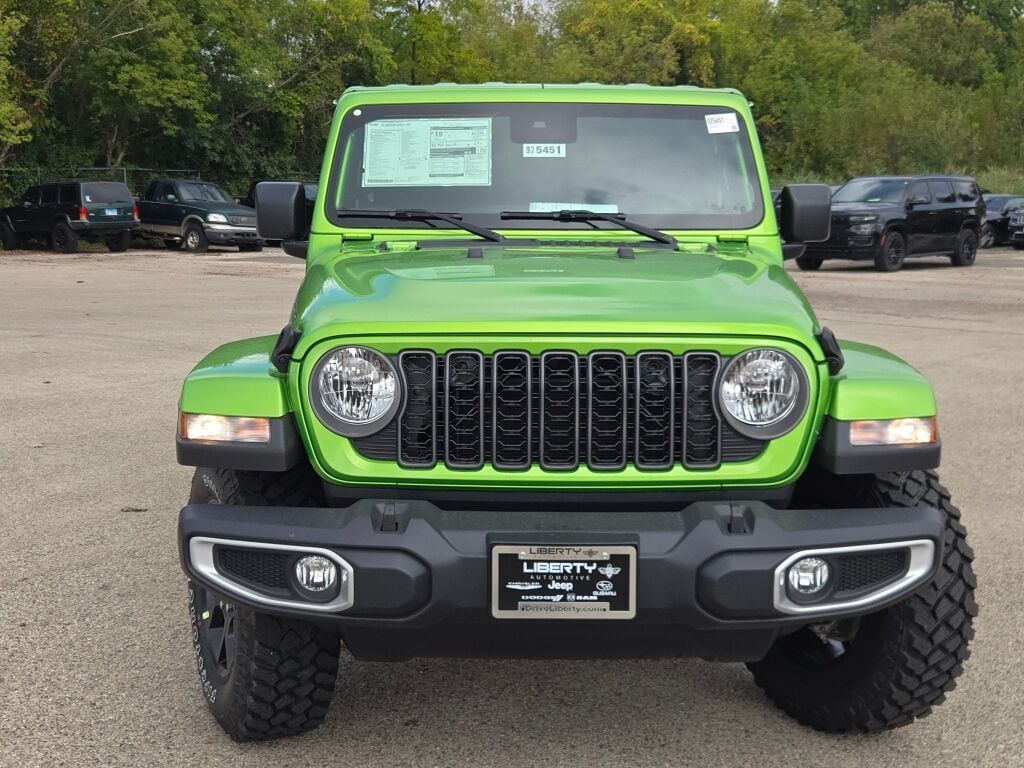 2025 Jeep Gladiator Sport photo 2