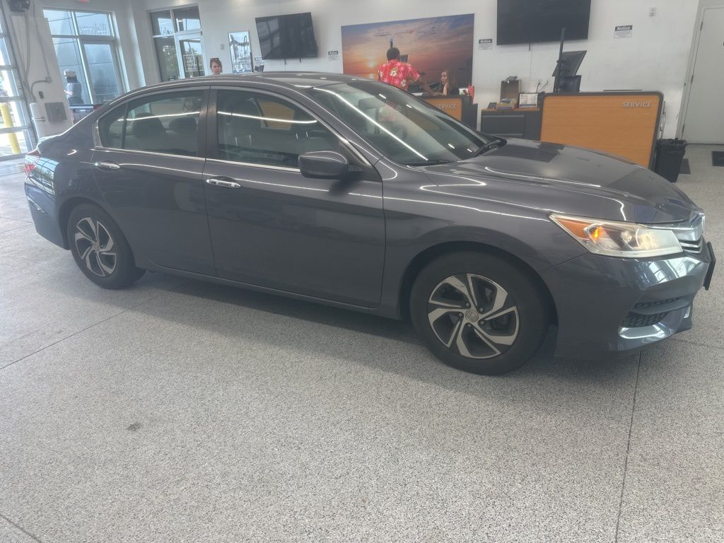 2017 Honda Accord LX photo 15