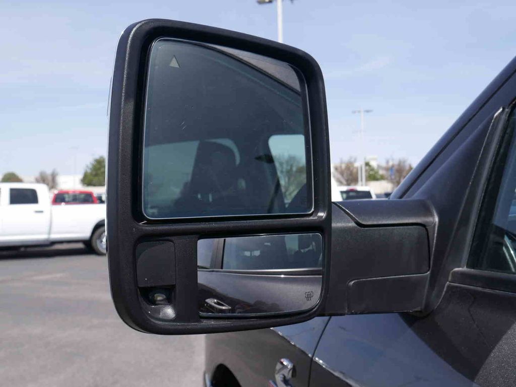 2024 Ram 3500 Laramie photo 11