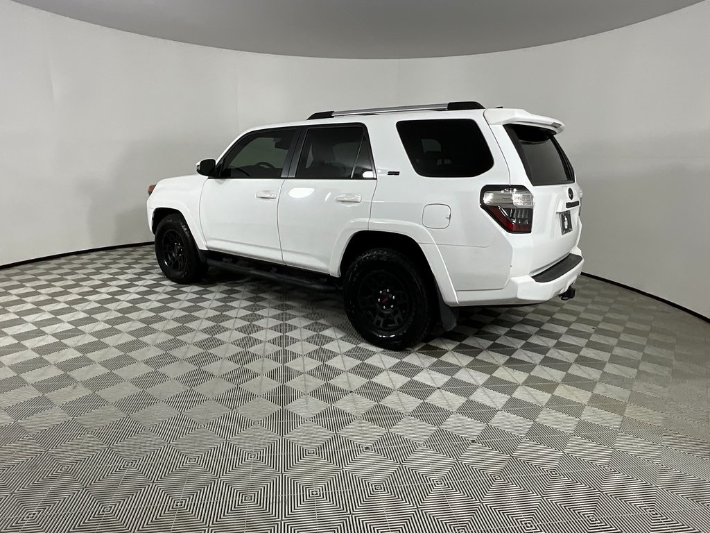 2023 Toyota 4Runner SR5 Premium photo 3