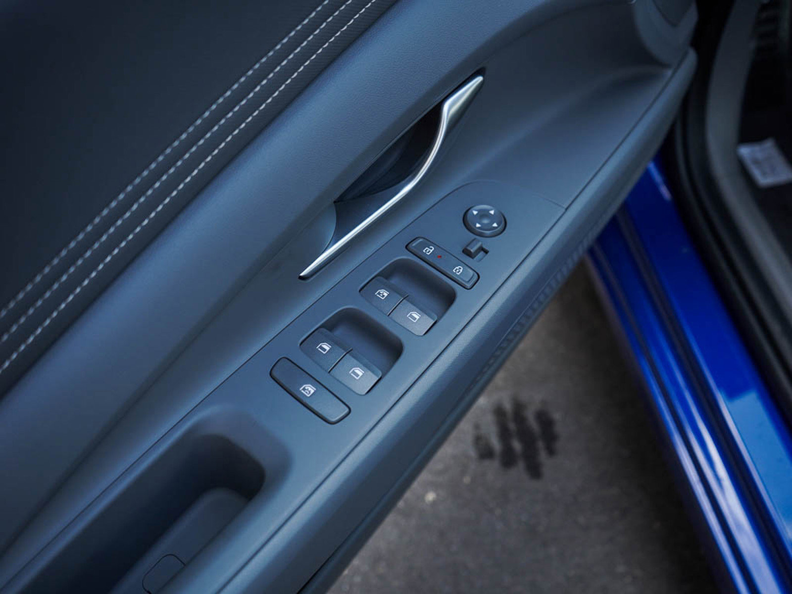 2025 Hyundai Elantra Hybrid SEL Sport photo 16