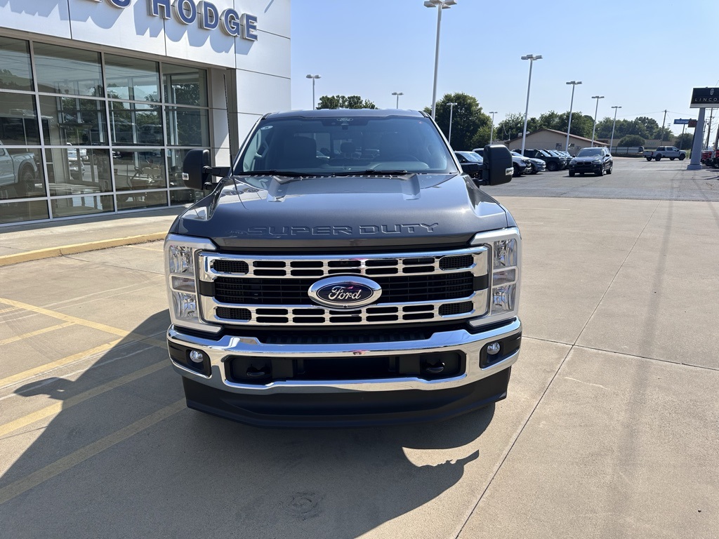 2025 Ford F-250 photo 7