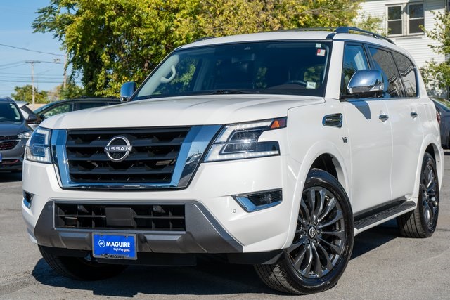 2022 Nissan Armada Platinum's photo