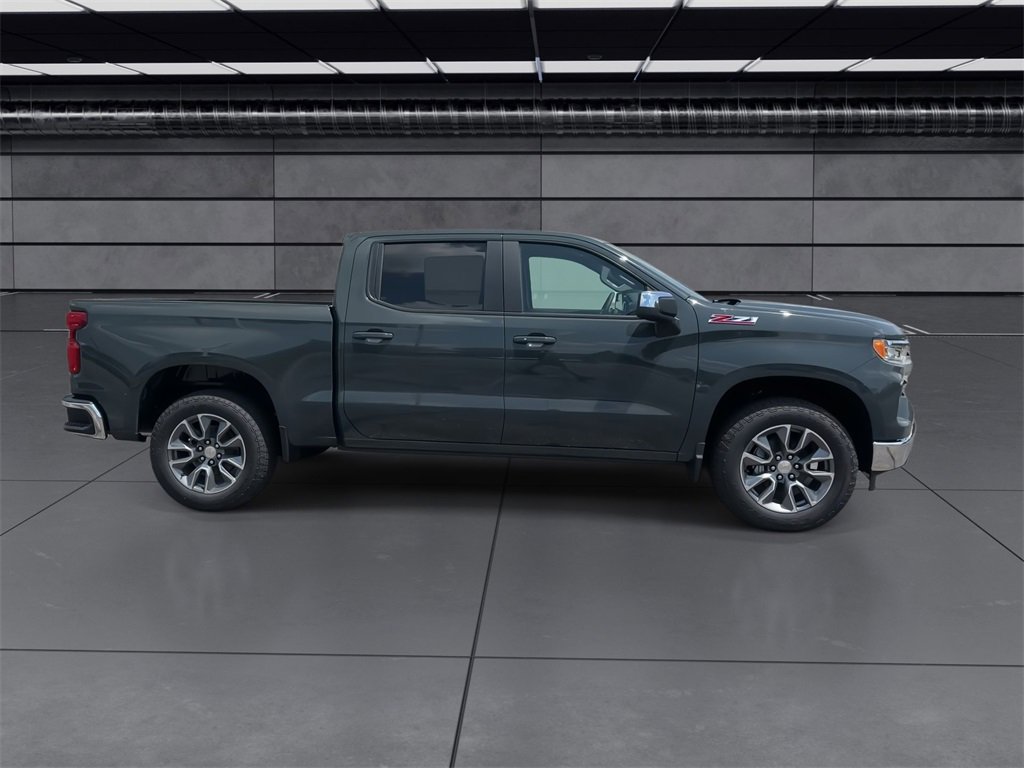 2025 Chevrolet Silverado 1500 LT photo 9