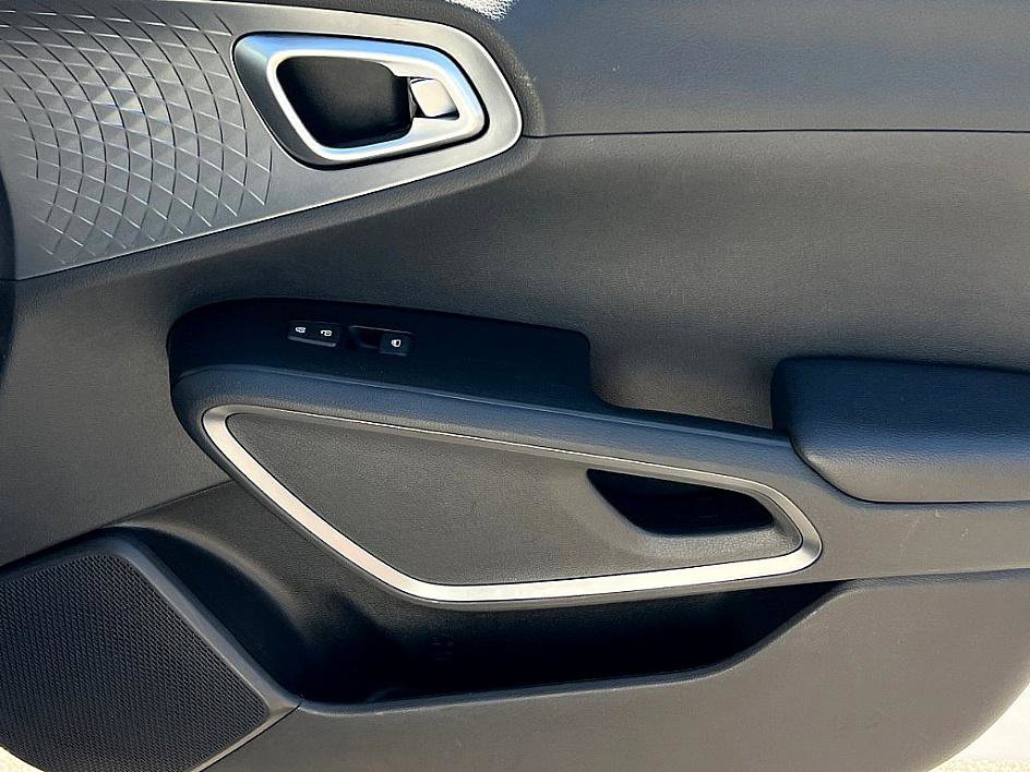 2020 Kia Soul S photo 22