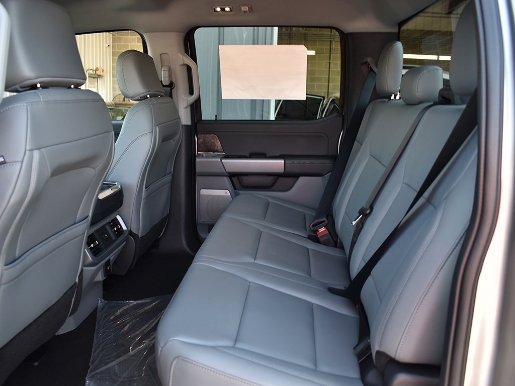 2025 Ford F-150 Lightning XLT photo 6