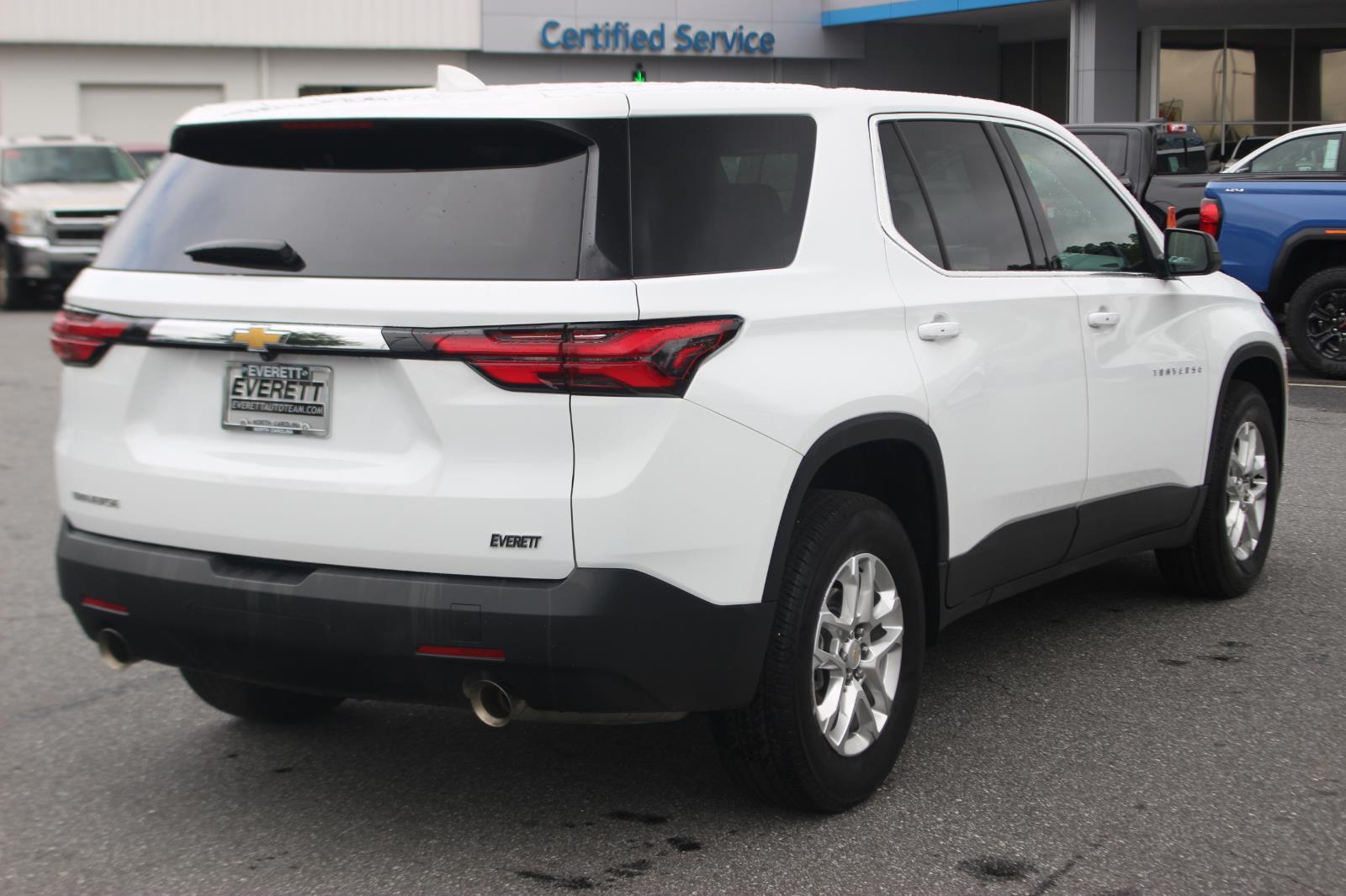 2023 Chevrolet Traverse LS photo 7
