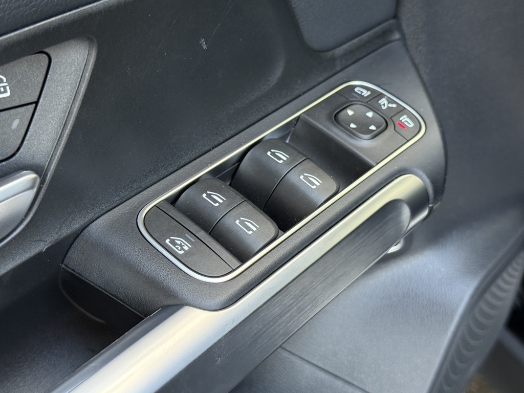 2023 Mercedes Benz EQB photo 14