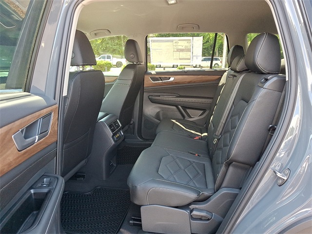 2025 Volkswagen Atlas SE Technology photo 8