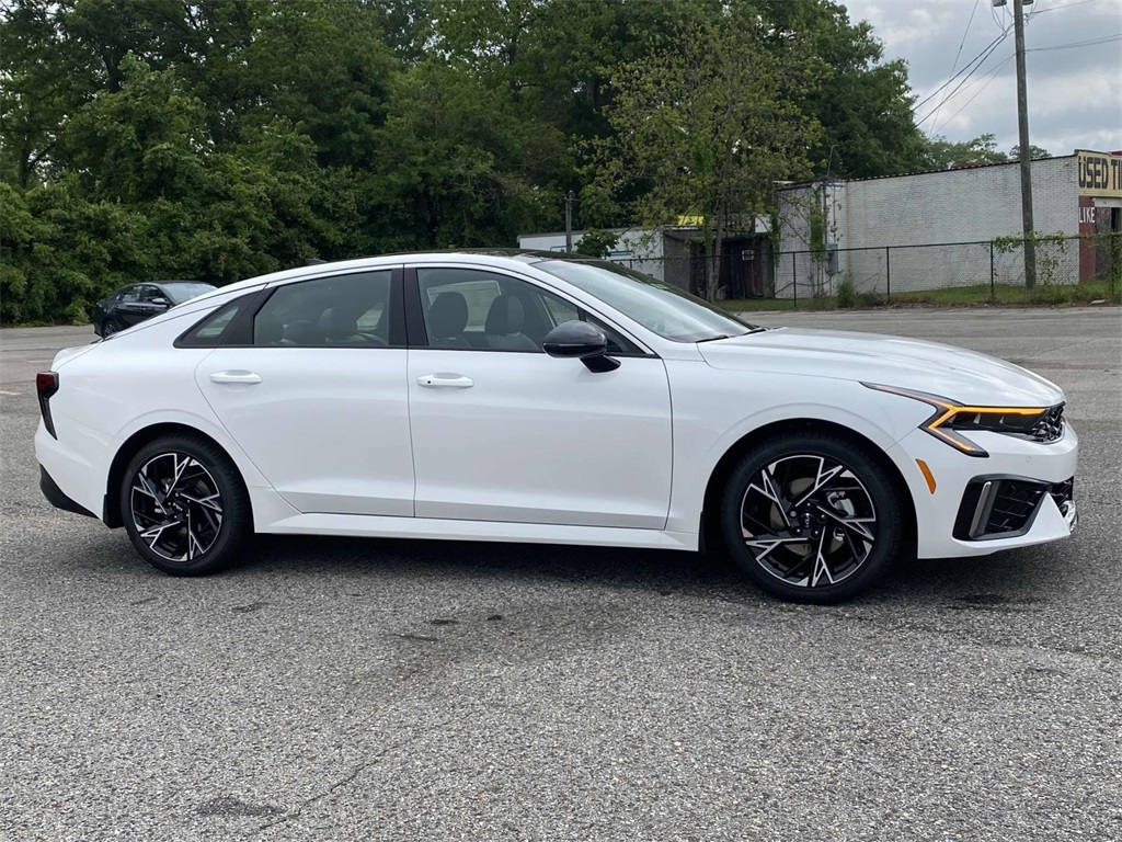 2025 Kia K5 GT-Line photo 2