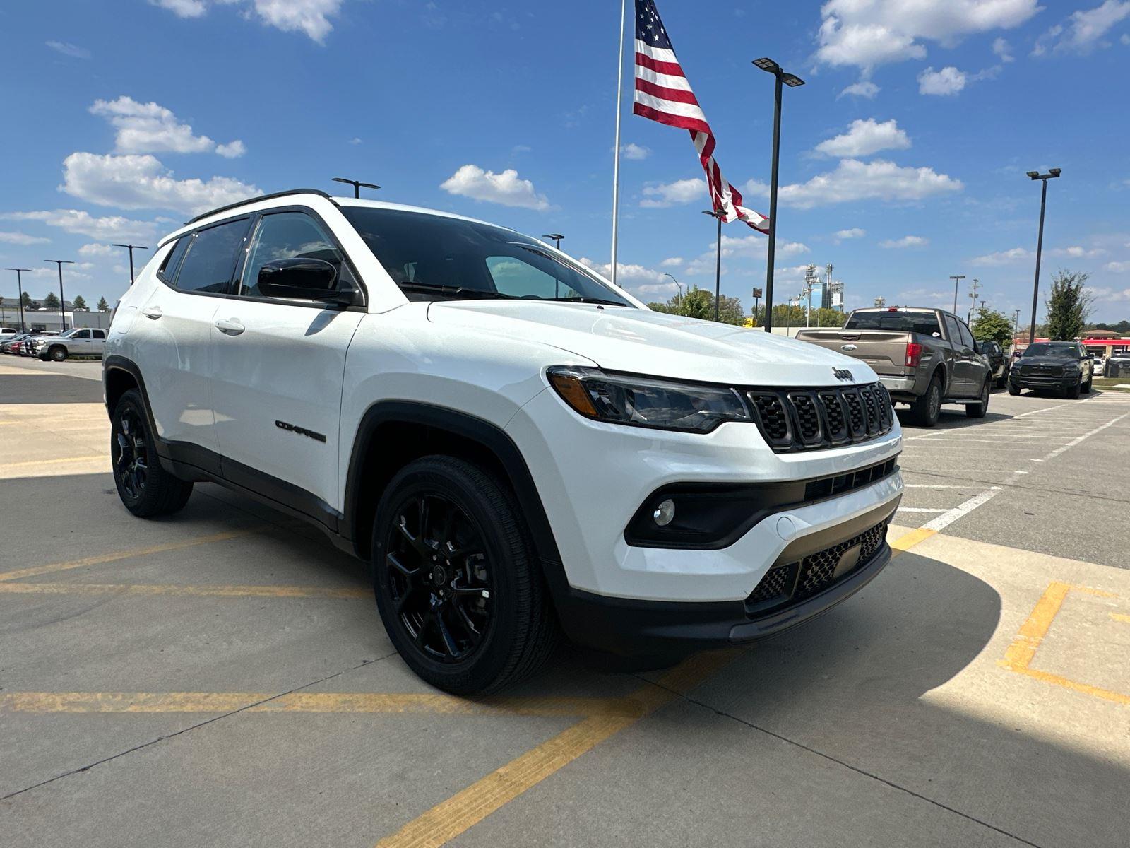 2026 Jeep Compass Latitude Altitude photo 3