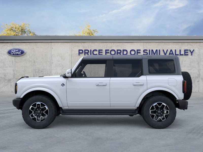 2025 Ford Bronco Outer Banks photo 2