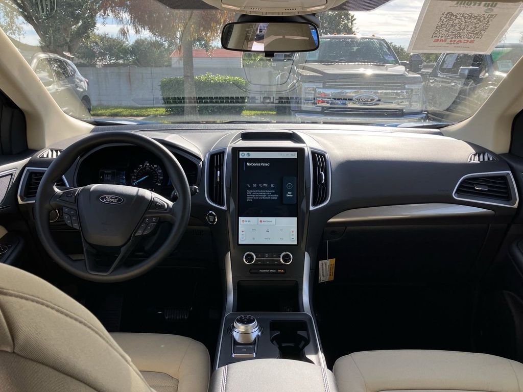2024 Ford Edge SE photo 4