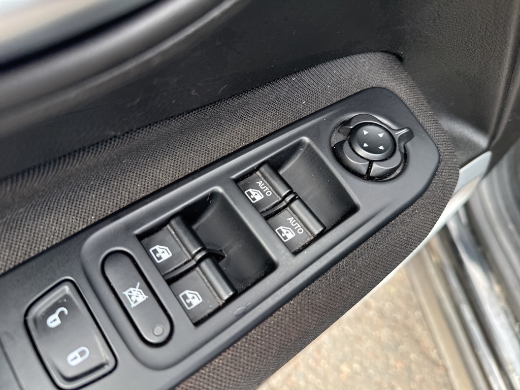 2018 Jeep Renegade Latitude North Edition photo 19