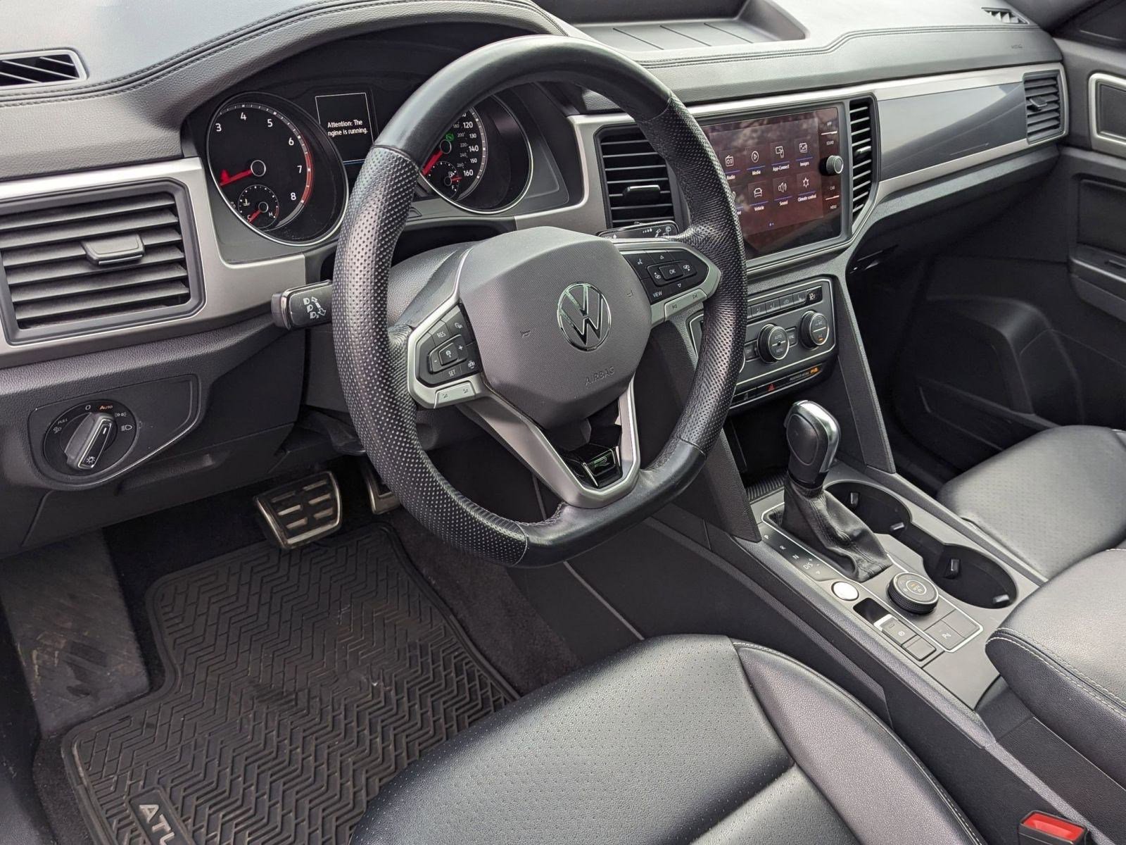 2020 Volkswagen Atlas Cross Sport V6 SE Technology photo 4