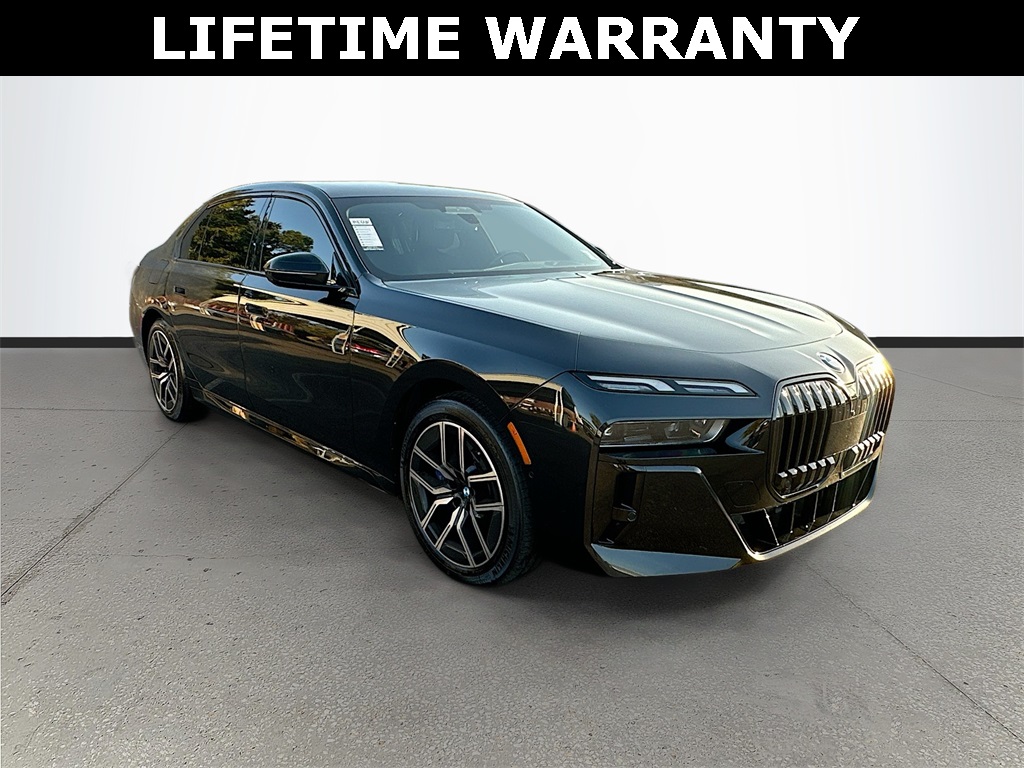 2023 BMW 7 Series 760i's photo