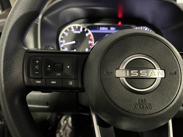 2023 Nissan Rogue SV photo 18