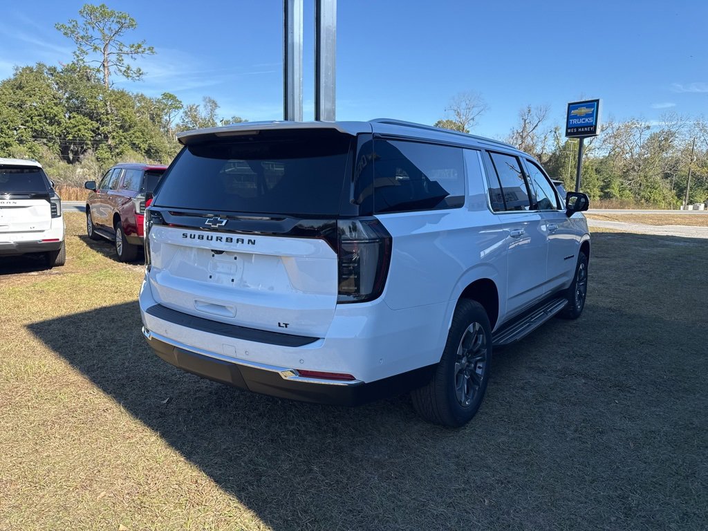 2026 Chevrolet Suburban LT photo 2