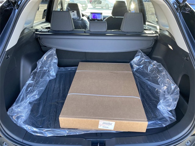 2025 Toyota RAV4 LE photo 4