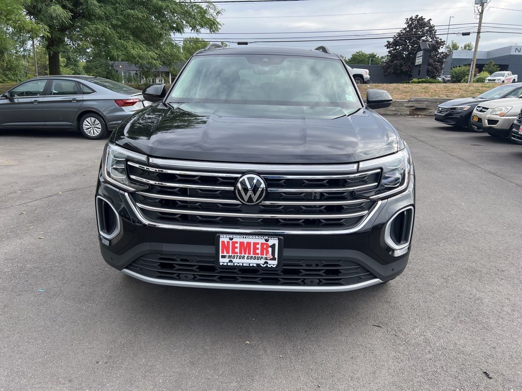 2026 Volkswagen Atlas SE Technology photo 2