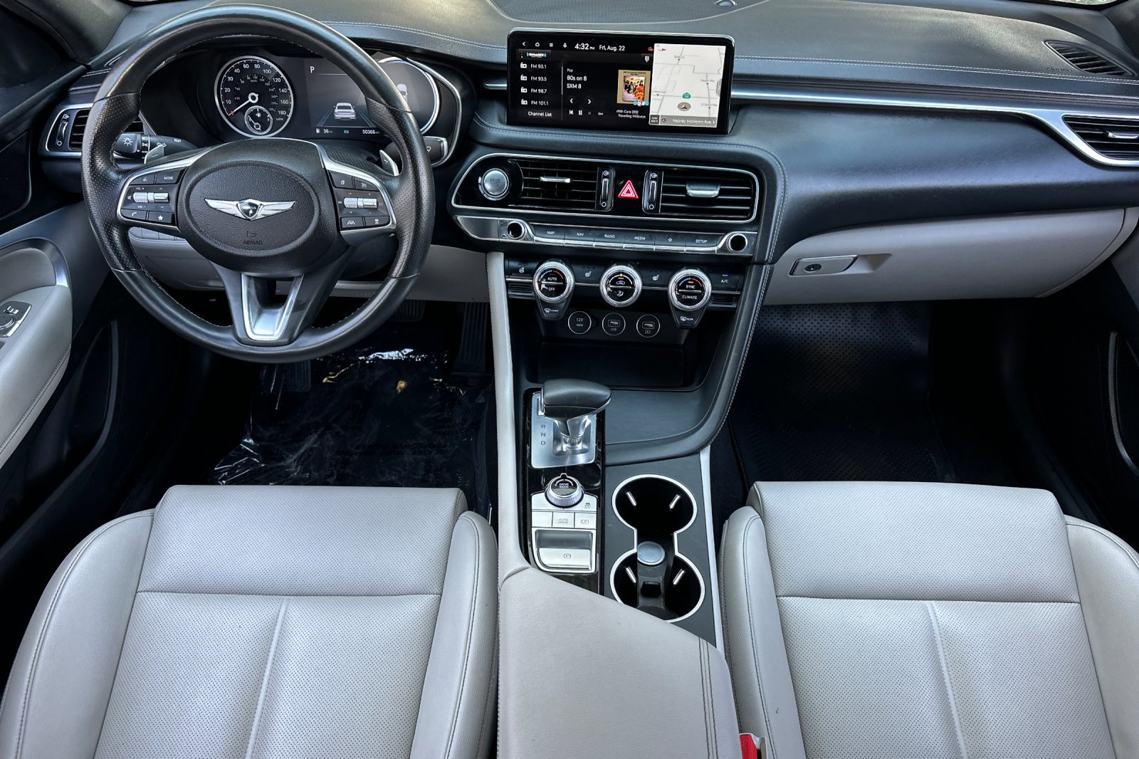2023 Genesis G70 2.0T photo 12