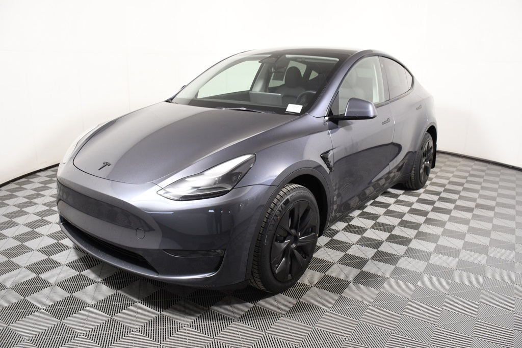 2023 Tesla Model Y Long Range's photo