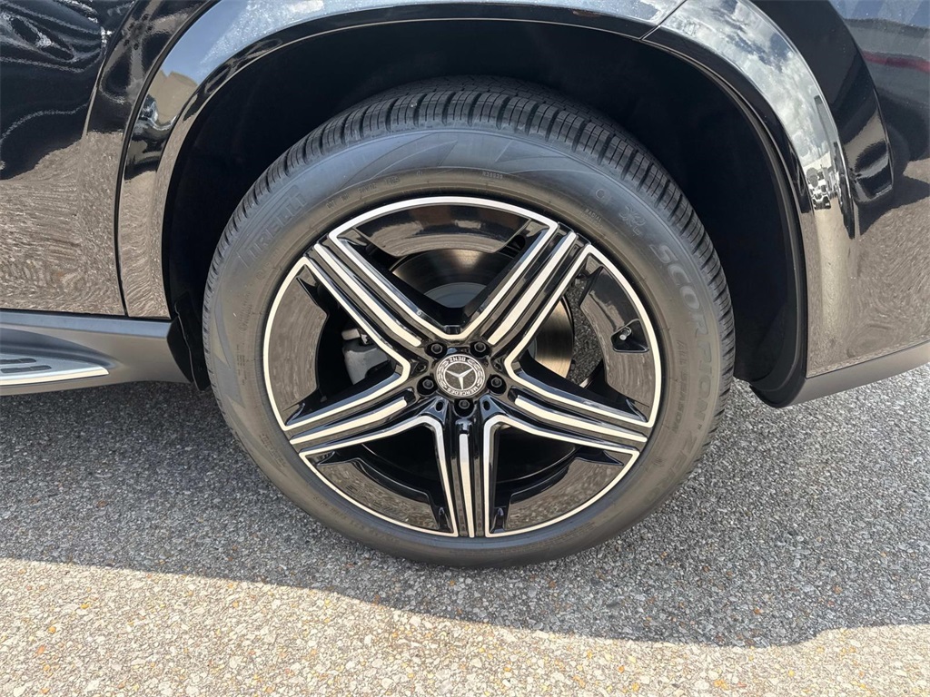 2025 Mercedes Benz GLE 450e 4MATIC photo 3