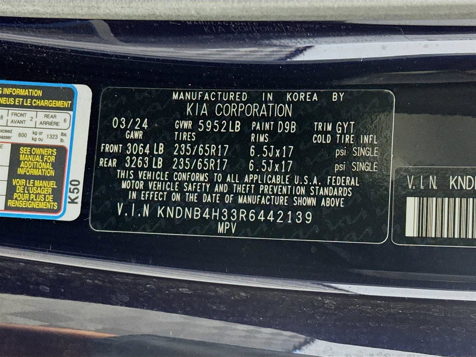 2024 Kia Carnival LX photo 32