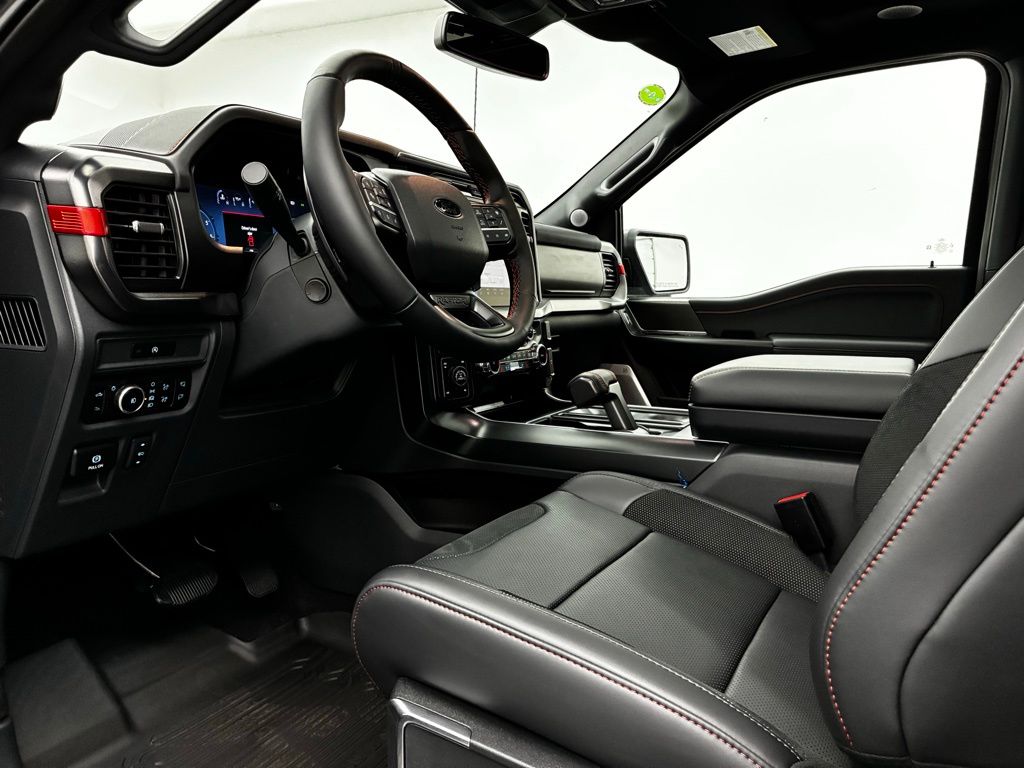2025 Ford F-150 Raptor photo 8