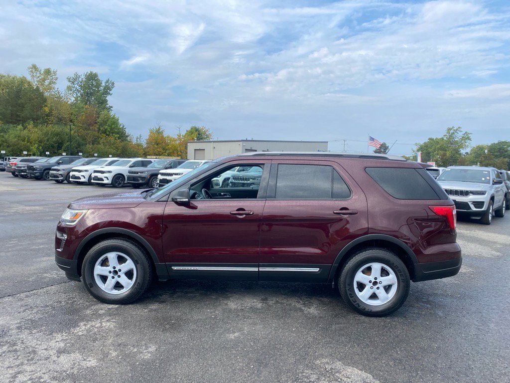 2019 Ford Explorer XLT photo 3