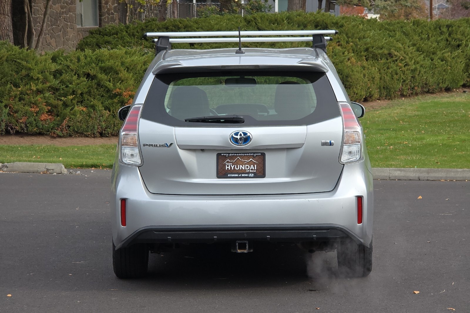 2017 Toyota Prius V Four photo 3