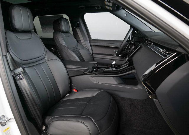 2025 Land Rover Range Rover Sport SE photo 3