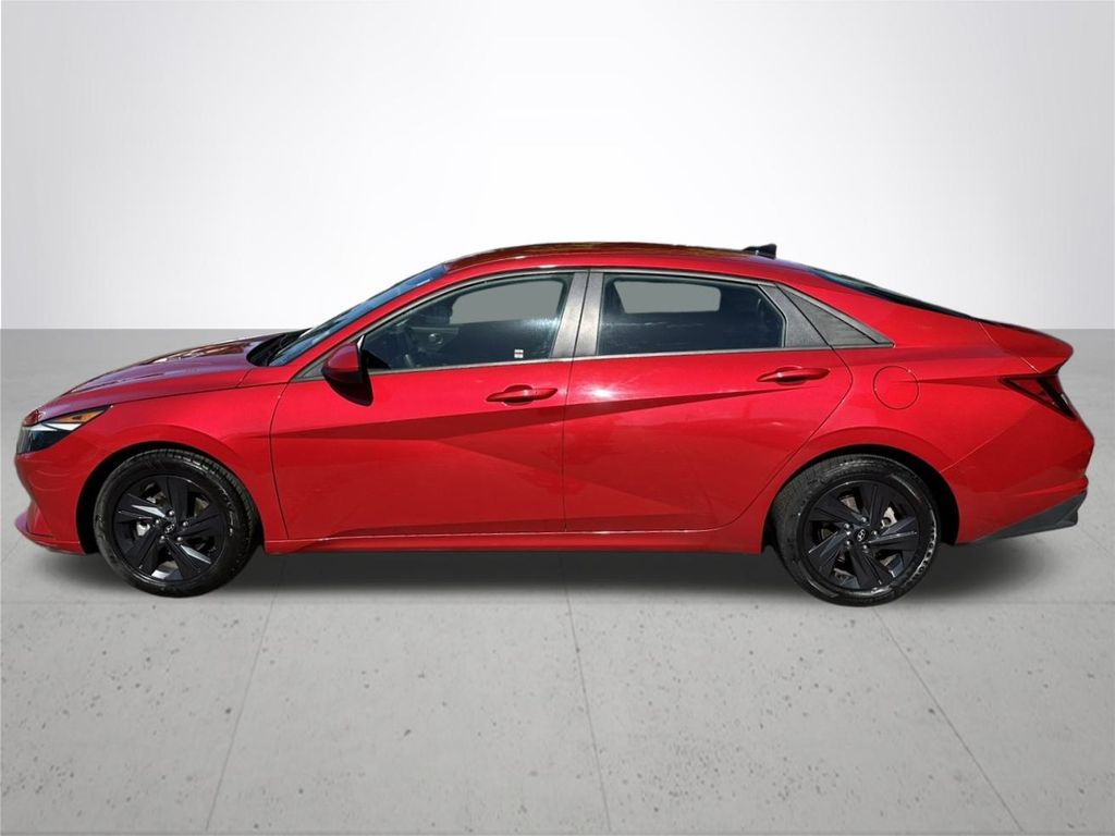 2023 Hyundai Elantra SEL photo 11