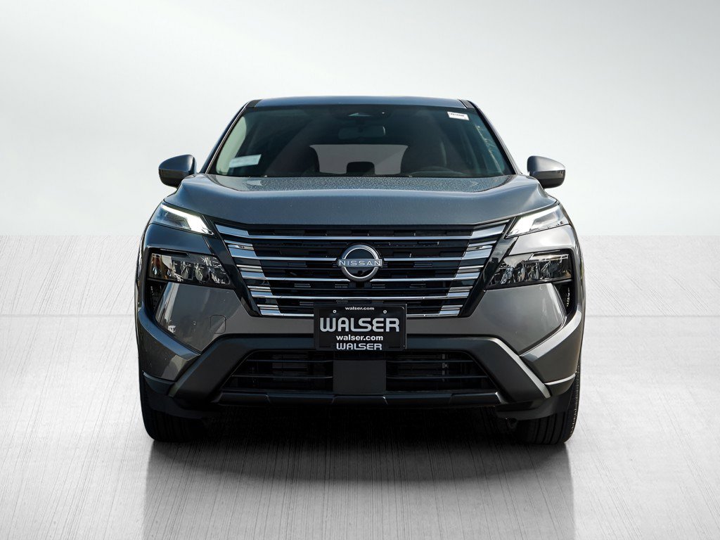 2026 Nissan Rogue SV photo 2