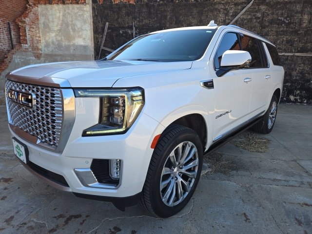 2021 GMC Yukon XL Denali's photo