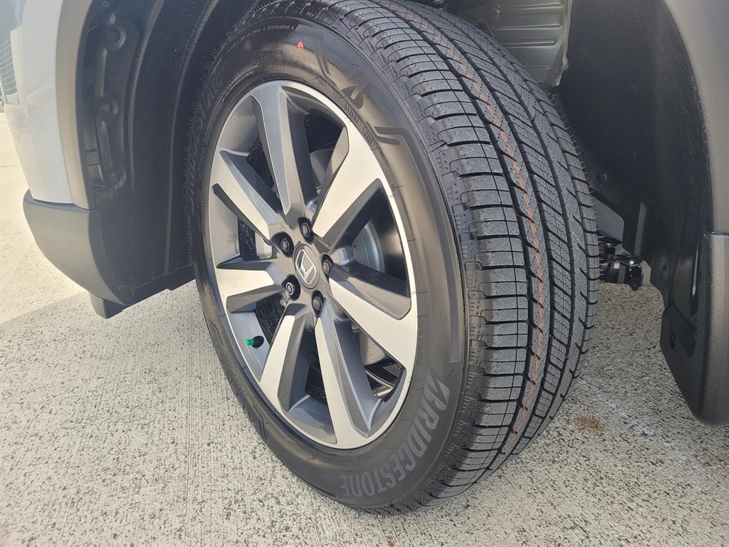 2025 Honda Pilot Touring photo 8