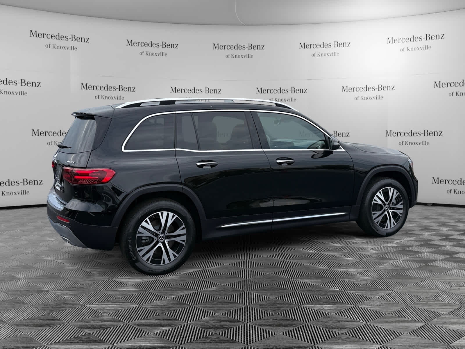 2026 Mercedes Benz GLB 250 4MATIC photo 4