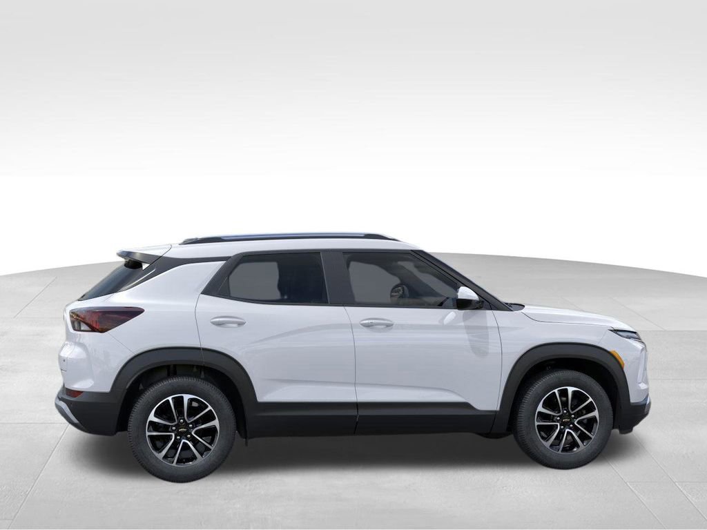 2026 Chevrolet Trailblazer LT photo 3