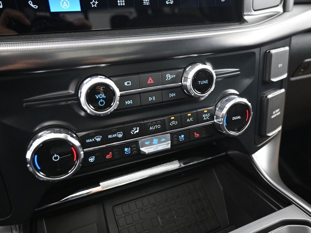 2025 Ford F-150 Lariat photo 15