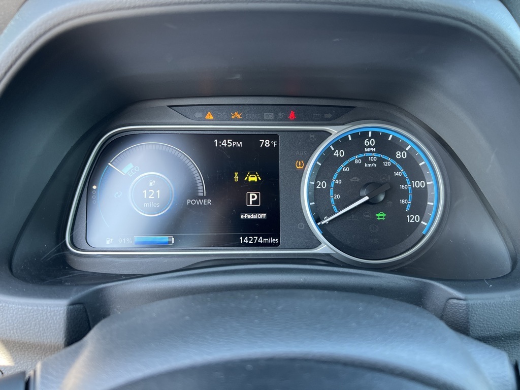 2024 Nissan Leaf S photo 18