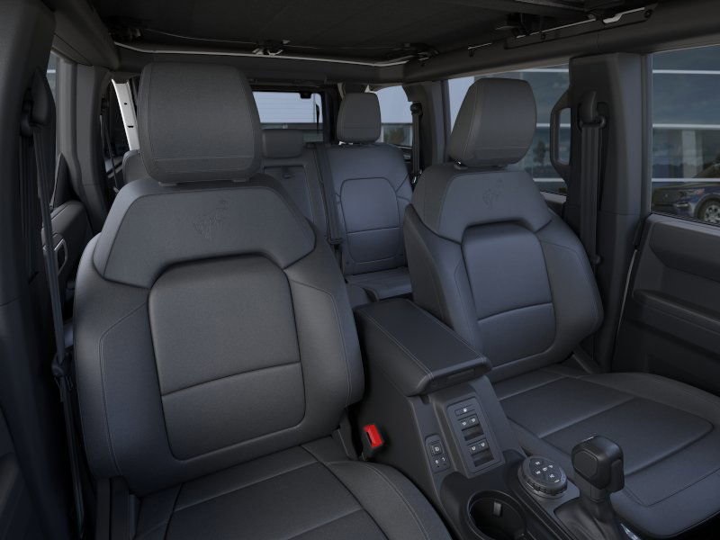 2025 Ford Bronco Outer Banks photo 9