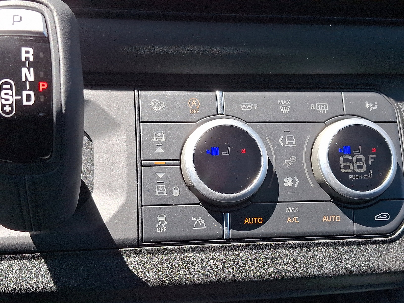 2025 Land Rover Defender 110 X-Dynamic SE photo 24