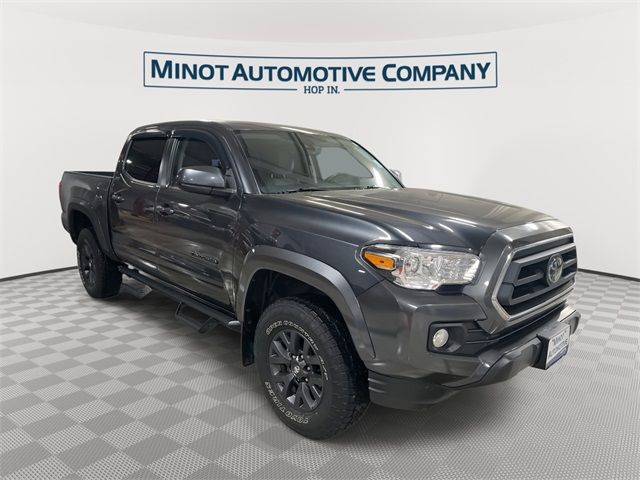 2022 Toyota Tacoma SR5's photo