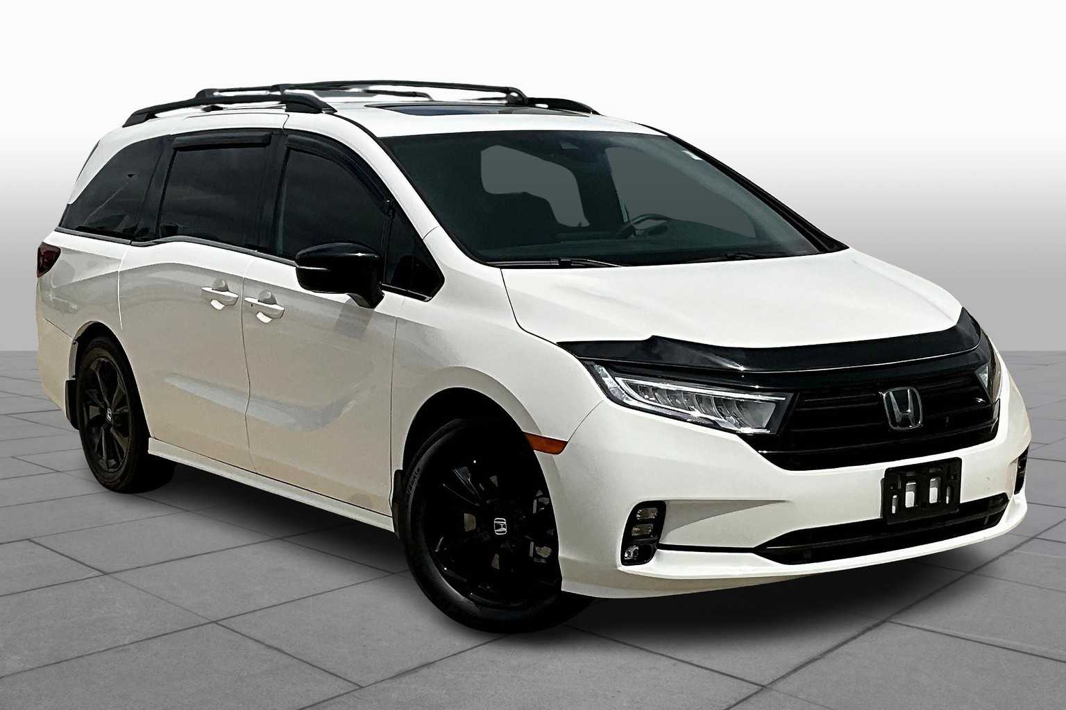 2024 Honda Odyssey Sport photo 2