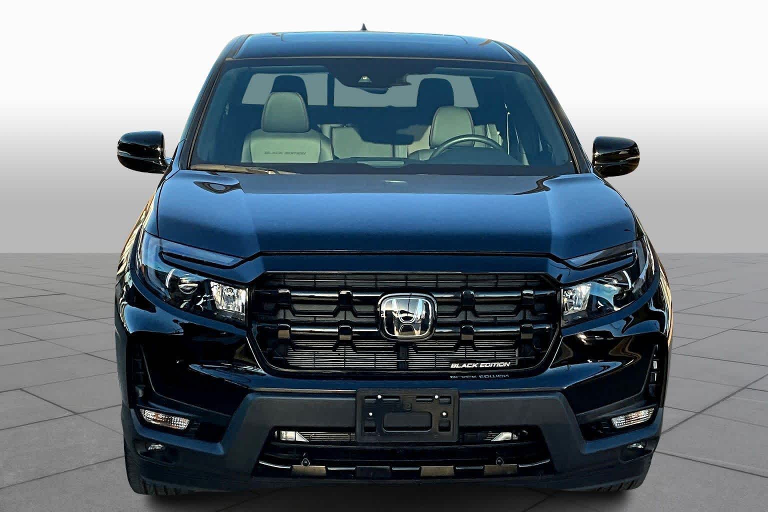 2025 Honda Ridgeline Black Edition photo 3